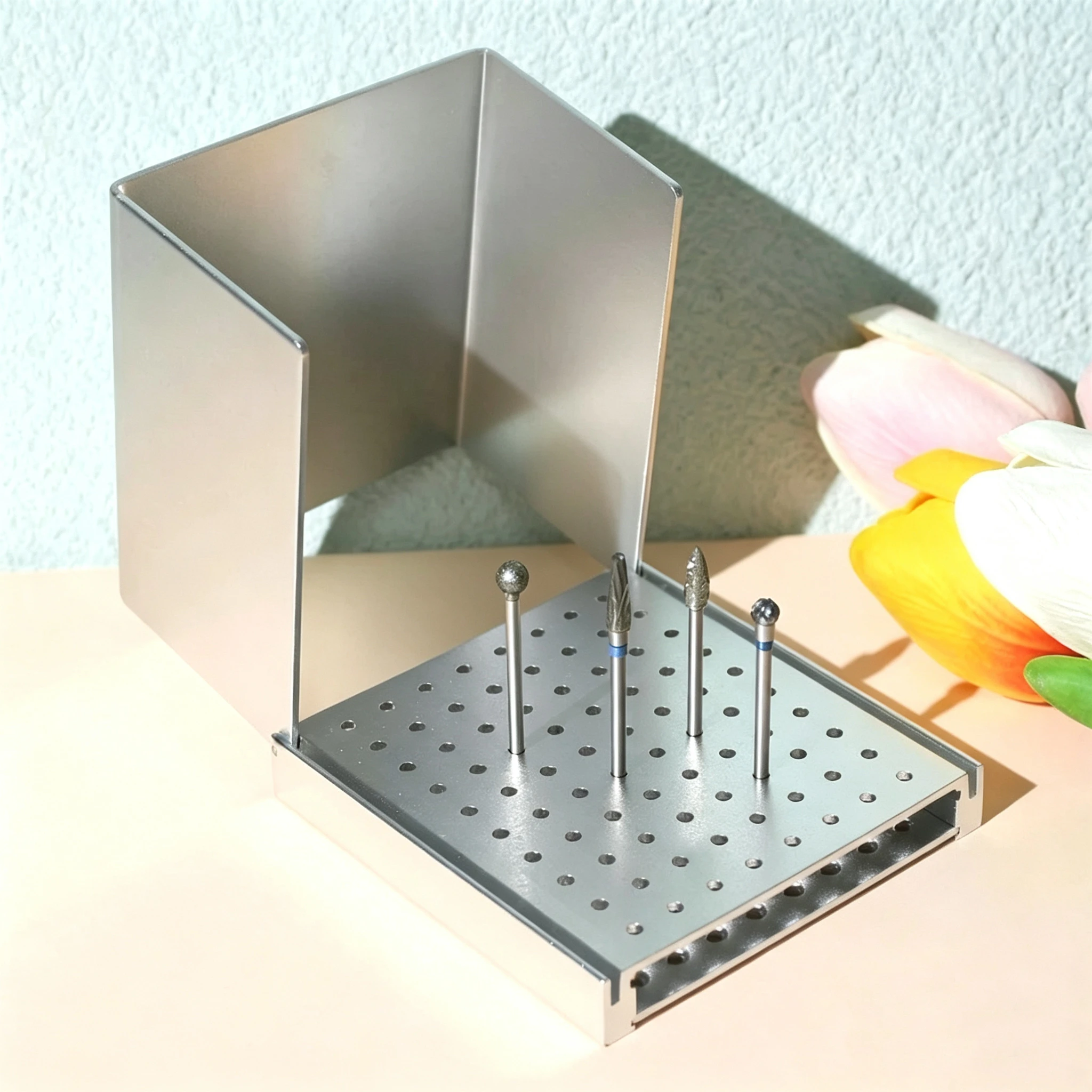 

Dental 80-hole metal long grinding head holder low-speed polishing vehicle needle disinfection box