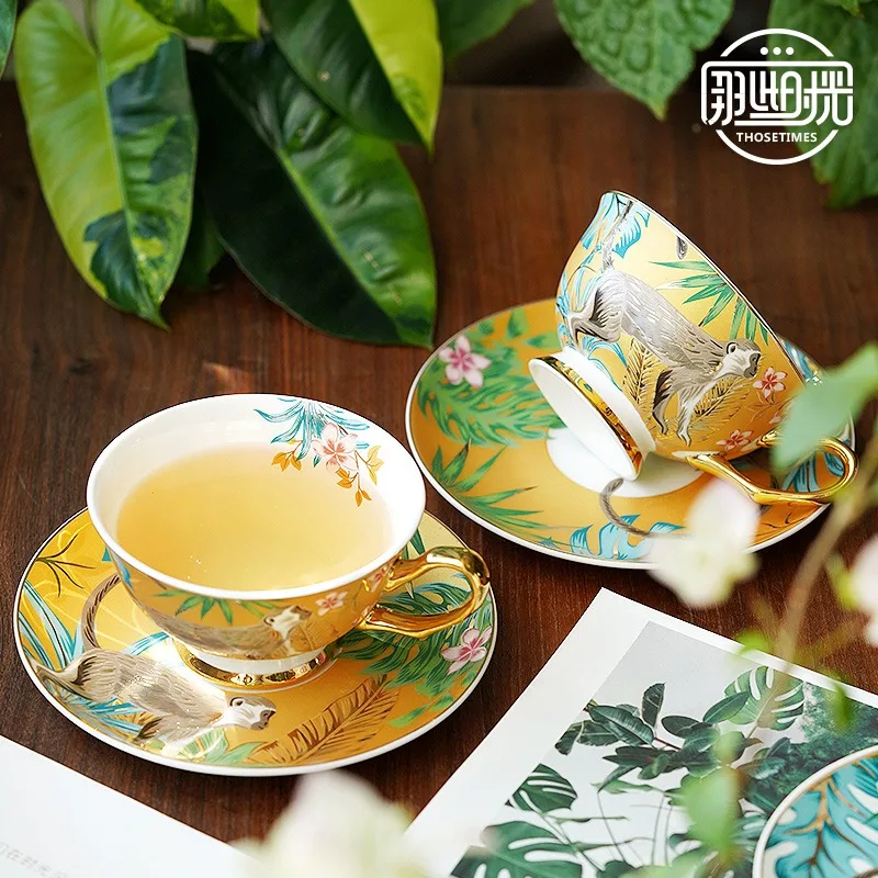 

Exquisite Luxury Ceramic Coffee Cup And Saucer Set Bone Porcelain English Afternoon Tea Cup Handheld Gift for Couples