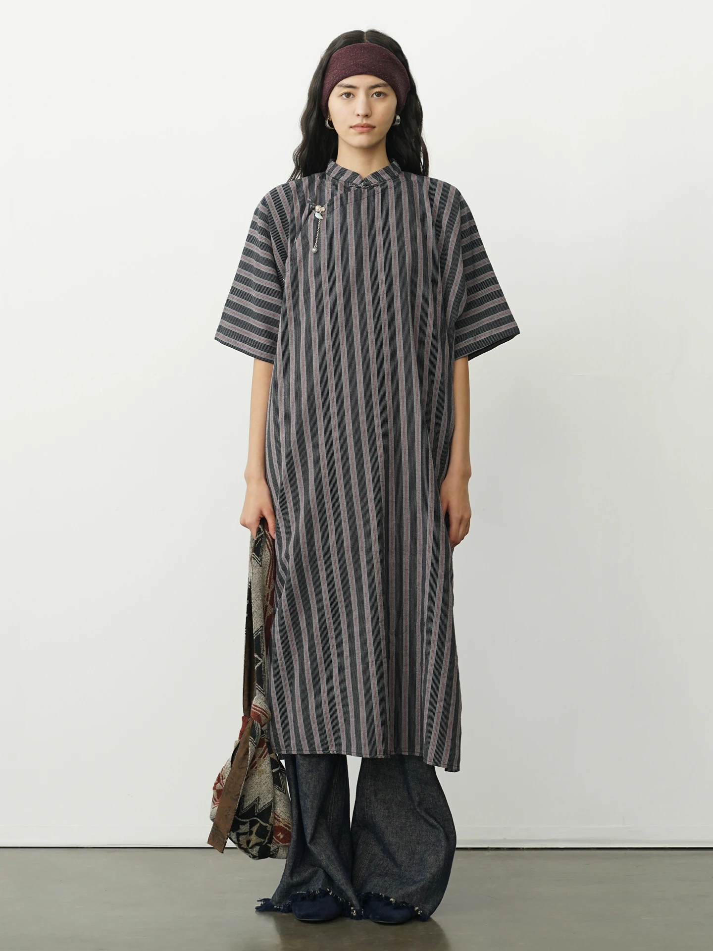 

Новая коллекция 2026: Классическое длинное платье-ципао из чистого хлопка с цветными полосками и разрезом, женская модная весенняя коллекция