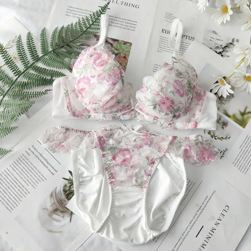 

Small fresh lingerie flowers models low chicken heart underwear round plate chest small breast thin bra set push up bras