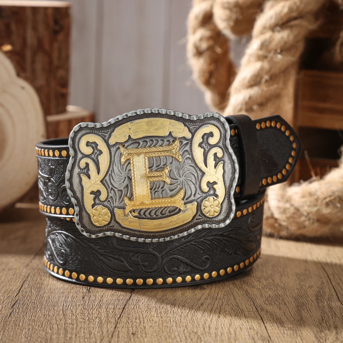 Ein PU-Gürtel für Damen und Herren, der den Stil von Western-Denim und Retro vereint, ist perfekt für alltägliche Freizeitausflüge. – Detail 9