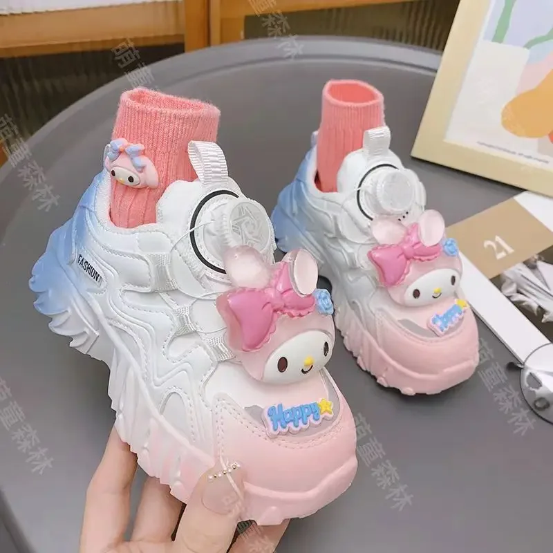 Scarpe sportive per bambini Sanrio nuove estive Scarpe da papà per cani alla cannella luminose dei cartoni animati per bambini grandi e scarpe da