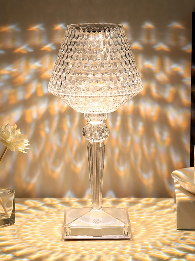 USB Acryl kristal led tafellamp Transparant prisma nachtverlichting Slaapkamer nachtkastje decor ontwerp Mini desktop transparant Bureau la - afbeelding 2