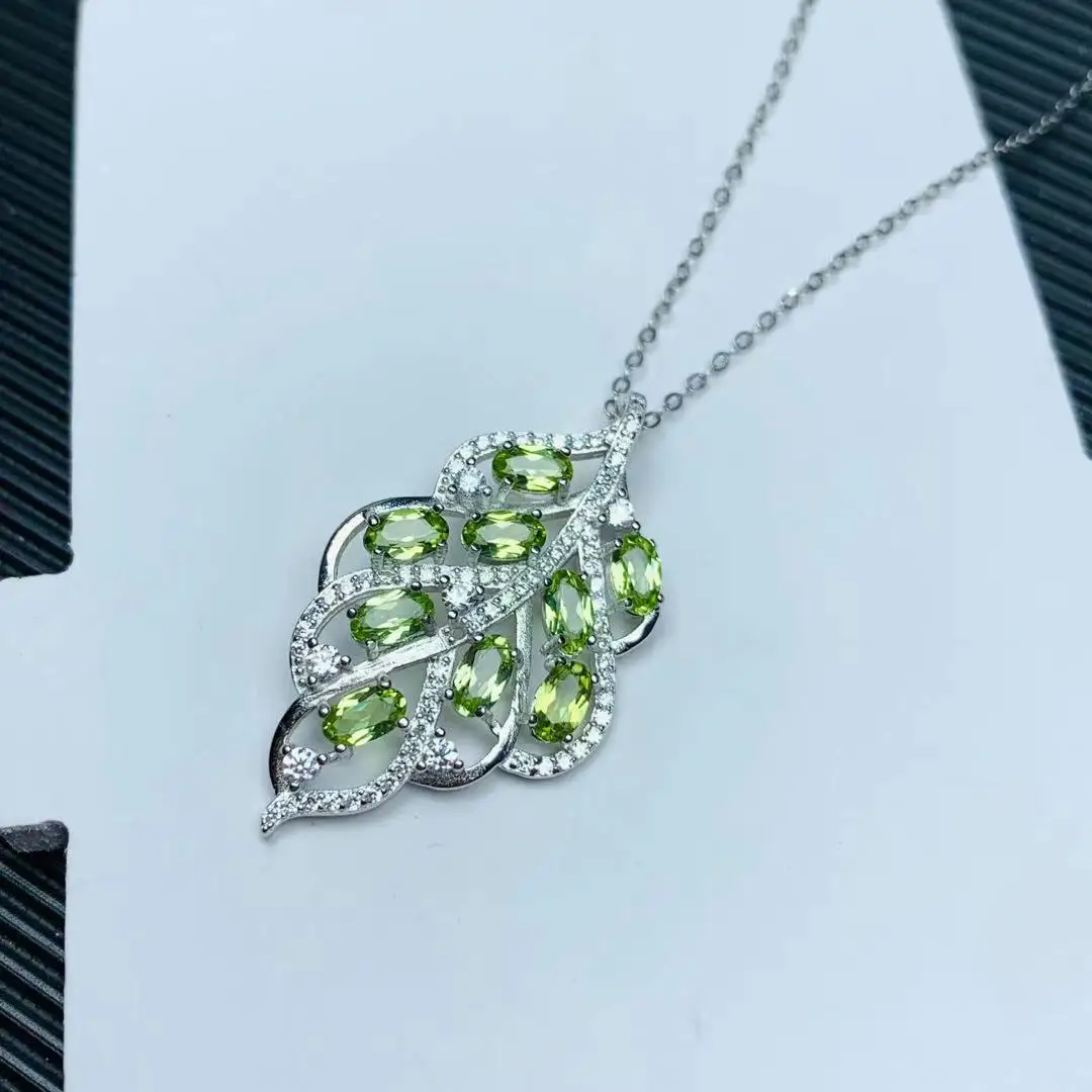 

Fashion Gemstone Pendant for Young Girl 3mm*5mm Natural Peridot Pendant Solid 925 Silver Leaf Shape Peridot Jewelry