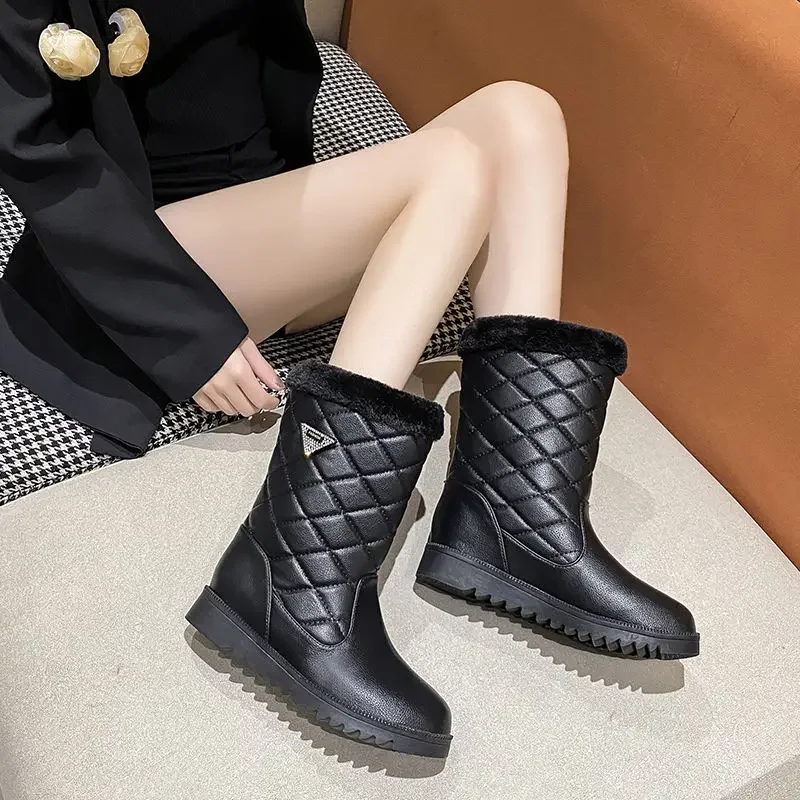 Ladies Shoes Anti Slip Elegant With Low Heels Winter 2024 Women's Snow Boots Skid New In Padded Sale Protective Trend Fashion 39