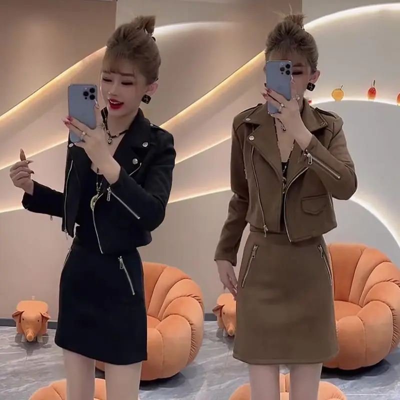 

Модный комплект в европейском стиле для женщин, осенний новый короткий и модный пиджак + узкие короткие юбки, комплект из двух предметов