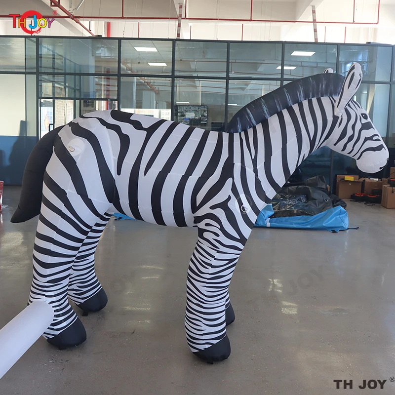 Dekoracja dmuchana zebra koń kreskówka o wysokości 6m na imprezy i wydarzenia świąteczne