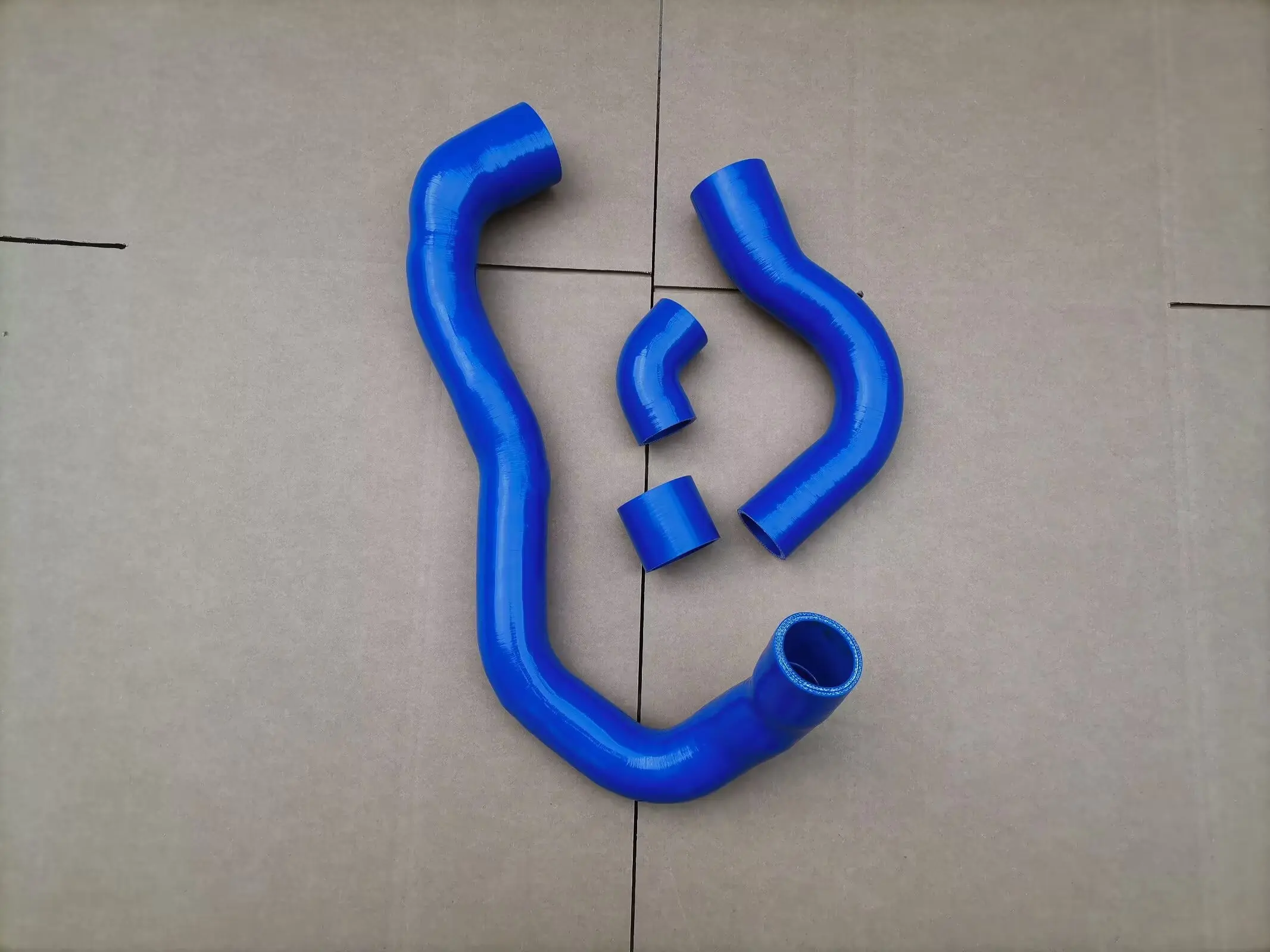 Silicone Intercooler Turbo Hose For Land Rover Range Rover Evoque Discovery Sport 204PT 2.0T 2015-2017