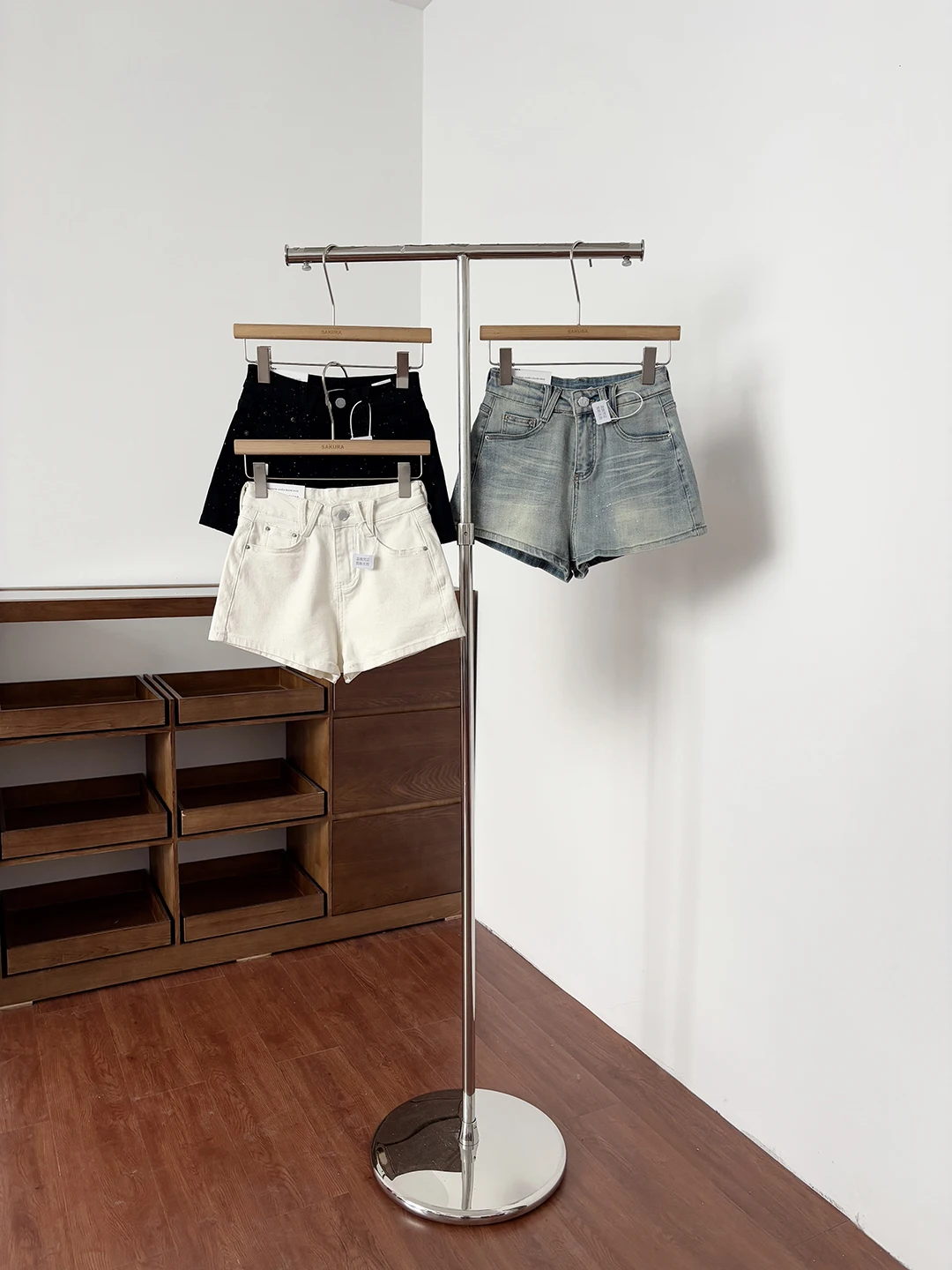 

American Retro High Waist Denim Shorts Women's Spicy Versatile Slimming Small Size Wide Leg Hot Pants Spring 2026 New Style