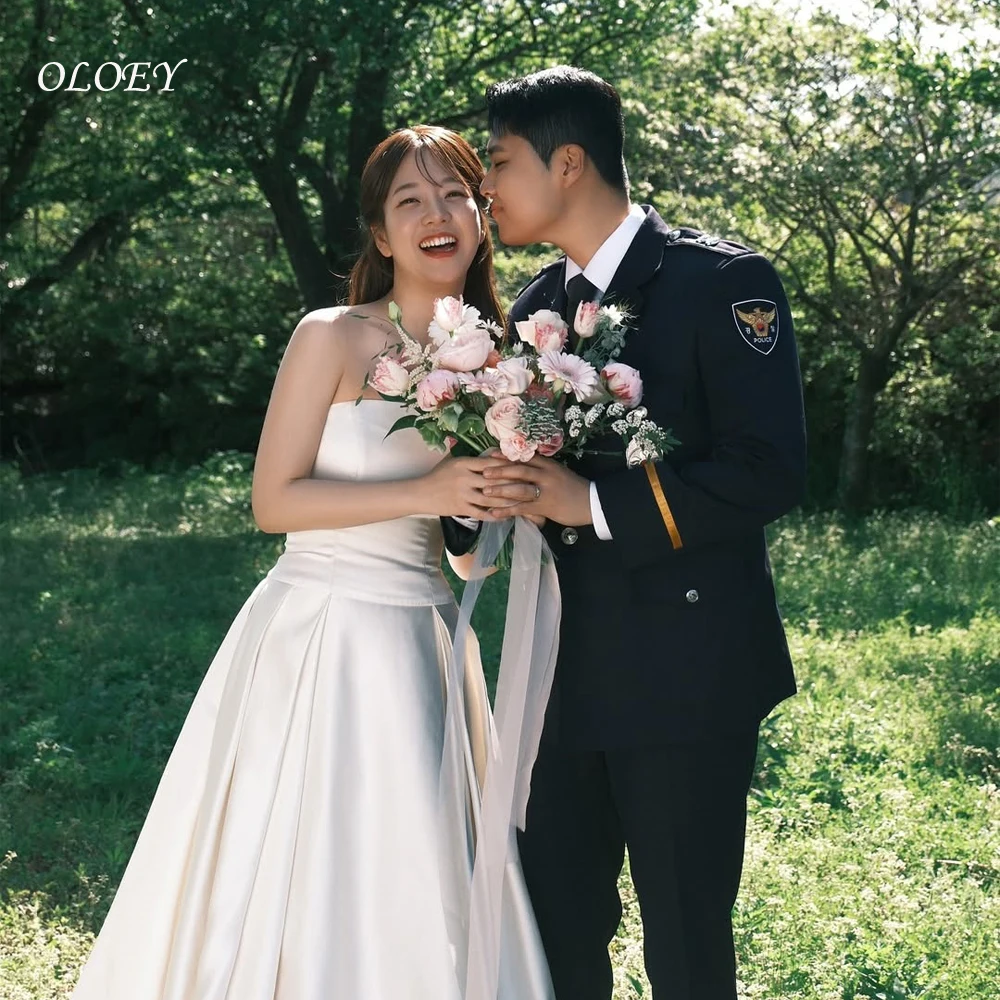 

OLOEY Satin Strapless Wedding Dress A-line Draped Sweep Train Korea Bridal Gown Customized Sleeveless Photo Shoot Gown for Bride