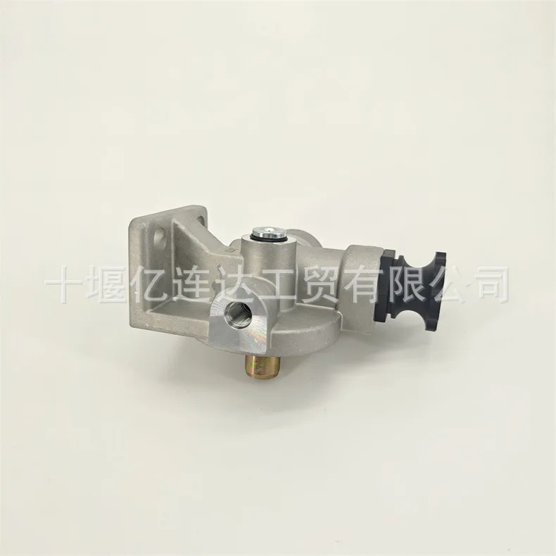 Cummi ns QSB67 fuel filter seat 3975404 construction machinery dies el filter seat 3975404