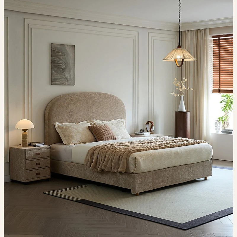 

French retro cream wind arc tall bed, high sense master bedroom chenille fabric 1.8 meters double flush edge bed