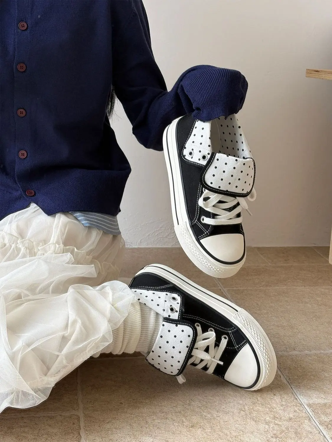 Neue High Help Canvas-Schuhe mit Punkten, Damen-Freizeitschuhe, vulkanisierte Sneakers, bequeme Sport-Walking-Plattform-Flats für den Frühling. – Detail 3