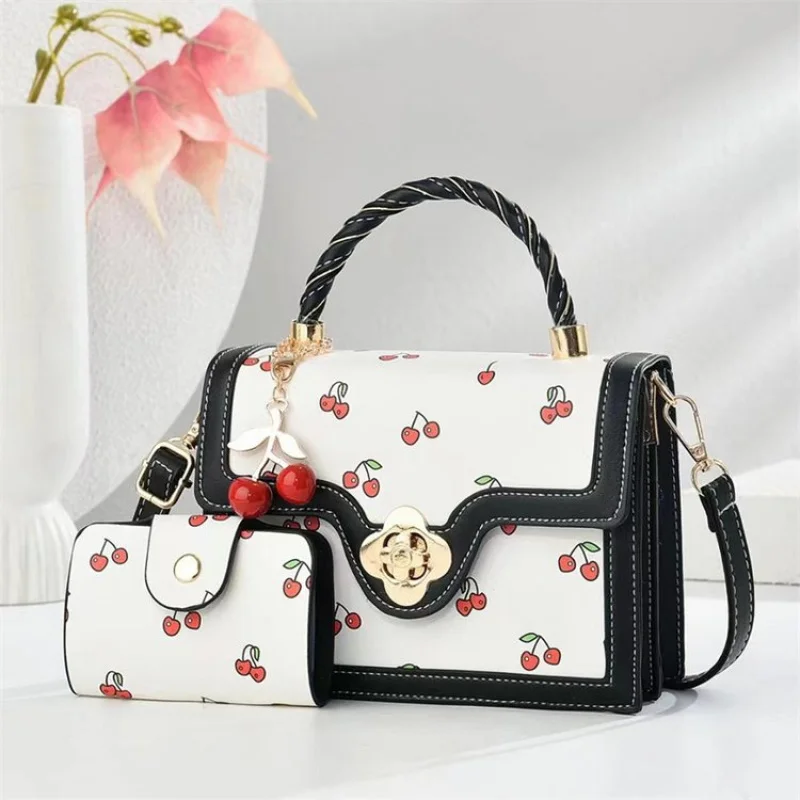 

Luxury High-End Minimalist Unique Vintage Fashionable Bag For Women With Large Capacity And Trendy Letter Logo