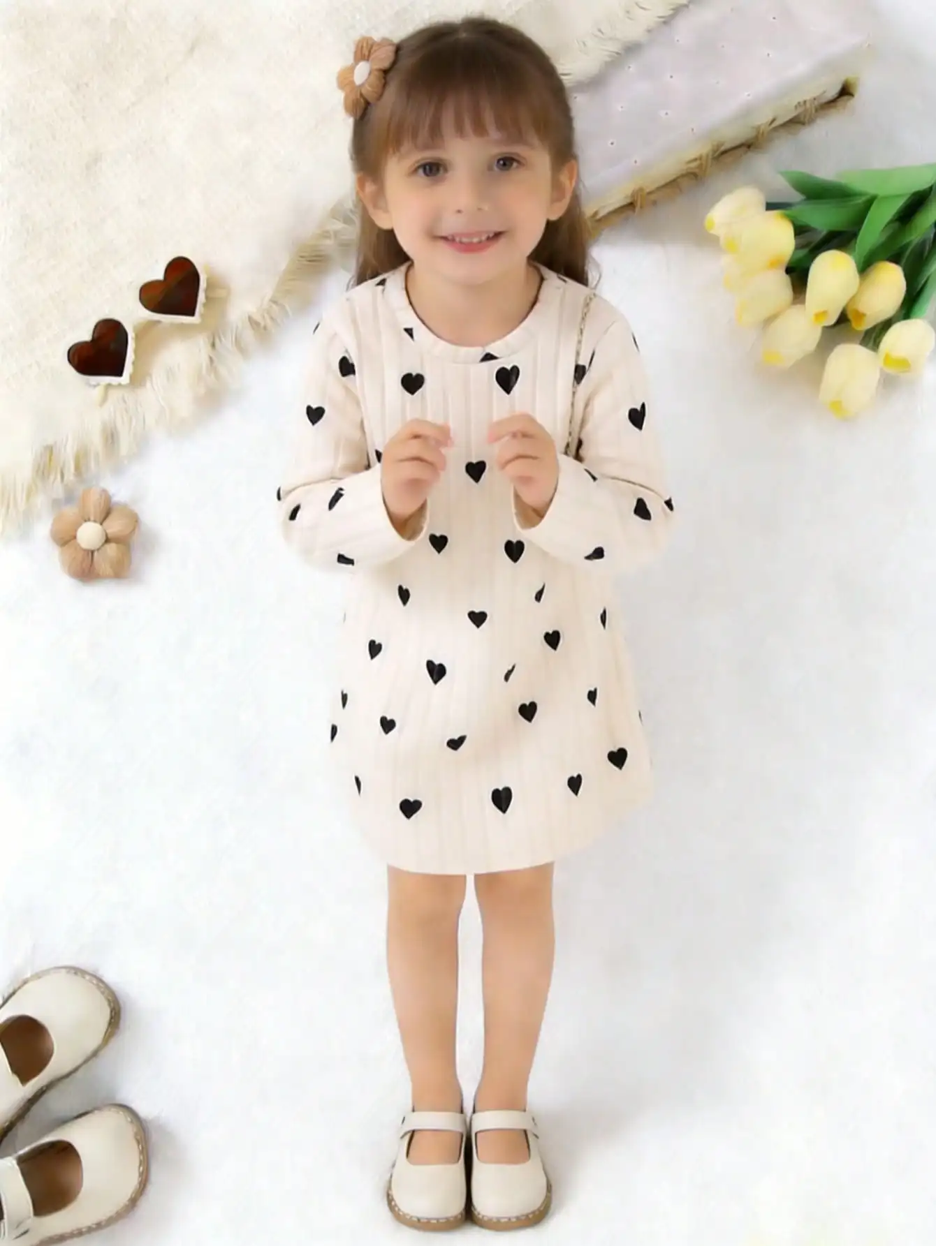 Lässiges Kleid mit Rundhalsausschnitt, langen Ärmeln und herzförmigem, bedrucktem Achselschweißstreifen, beliebter Stil, geeignet für den täglichen Gebrauch auf Reisen. – Detail 8