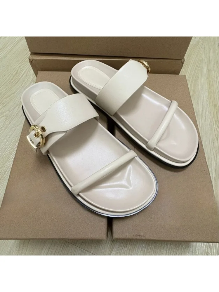 Sandales plates à talons épais pour femmes, marque d'été, Double sangle, boucle en métal, décoration, bout ouvert, chaussures de plage pour vacances quotidiennes, 2025