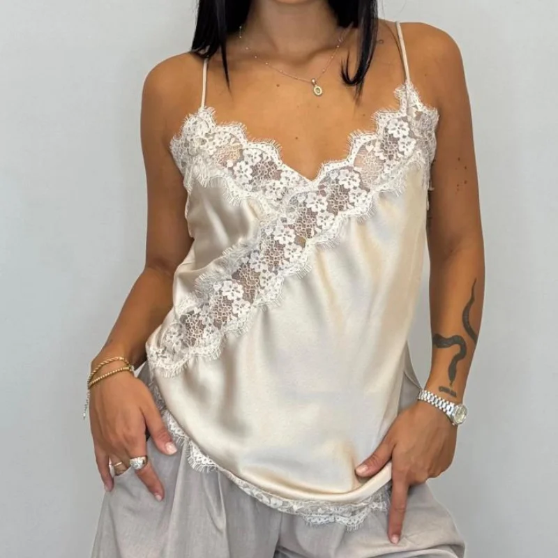 เสื้อครอปท็อปสไตล์ Y2K แฟชั่นผู้หญิง เสื้อกล้ามลูกไม้สีดำ แต่งขอบไม่สมมาตร แขนกุด เปิดหลัง แฟชั่นสำหรับออกงาน