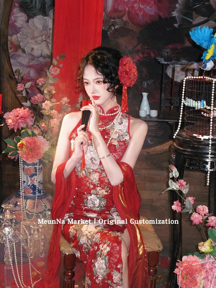 

A new Chinese-style women's dress in red cheongsam with pure and hip-hugging feel