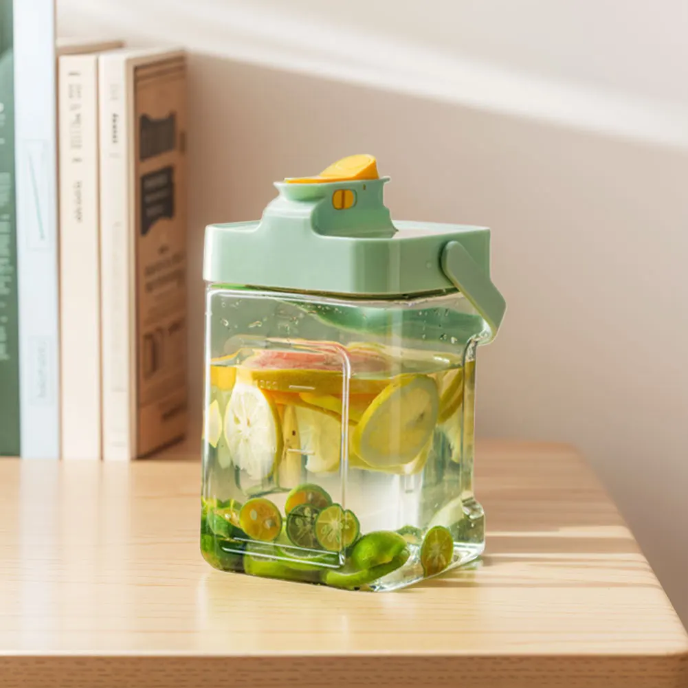 

2.3L Portable Plastic Drink Dispenser with Spigot Refrigerator Beverage Dispenser Beverage Liquid Drink Container for Party