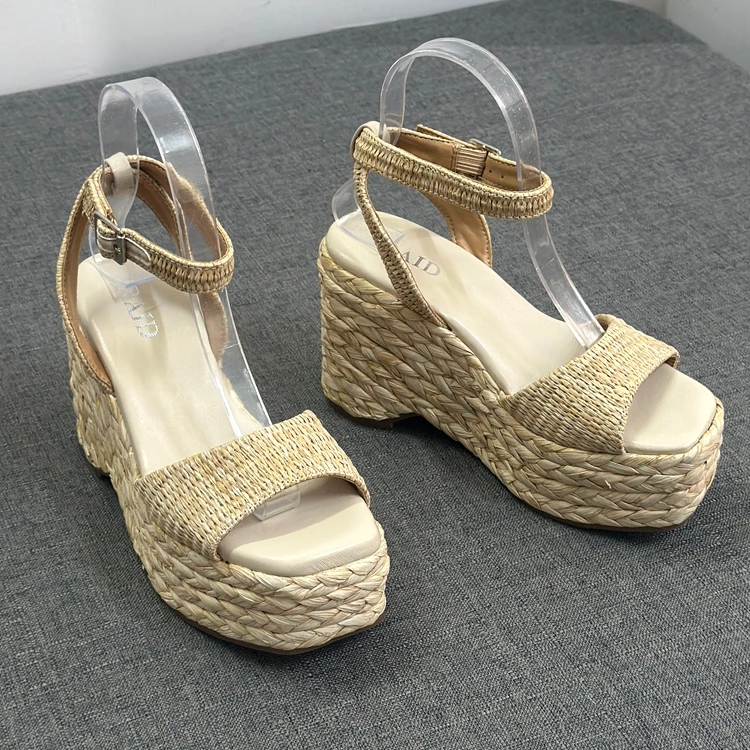 

Новые женские модные босоножки 2025 года на толстой плетеной платформе с водонепроницаемым ремешком на пальцах, на высоком каблуке, сексуальные, однотонные