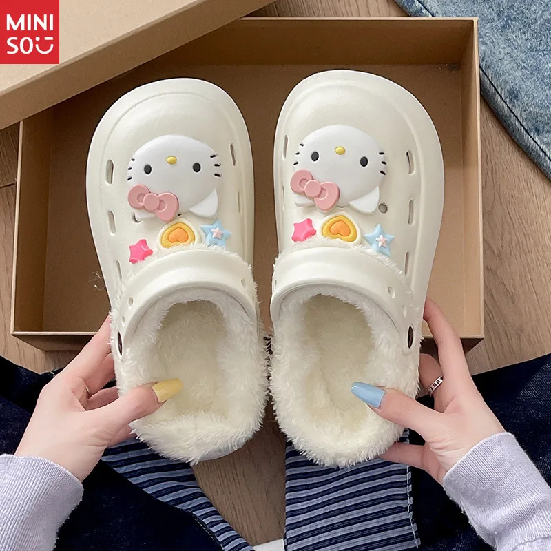 Miniso 2025 كروكس نسائي من القطيفة، قباقيب منصة شتوية مع بطانة غامضة وتعزيز الارتفاع