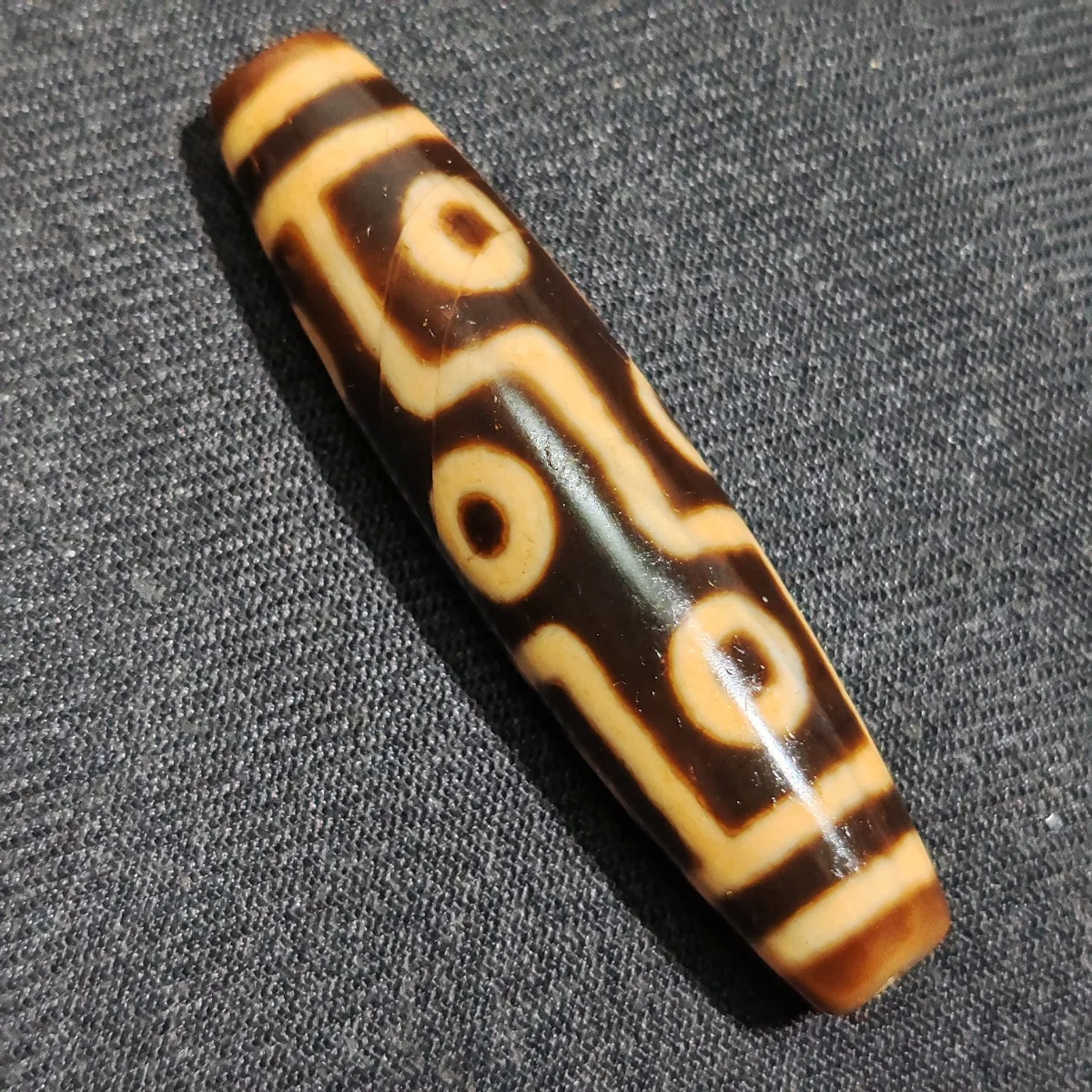 

Tibetan Taiwanese Upper Kengo Oil Teeth Yellow Penetrating Old Material 9-Eye Agate Bead Pendant DIY Accessory Dzi