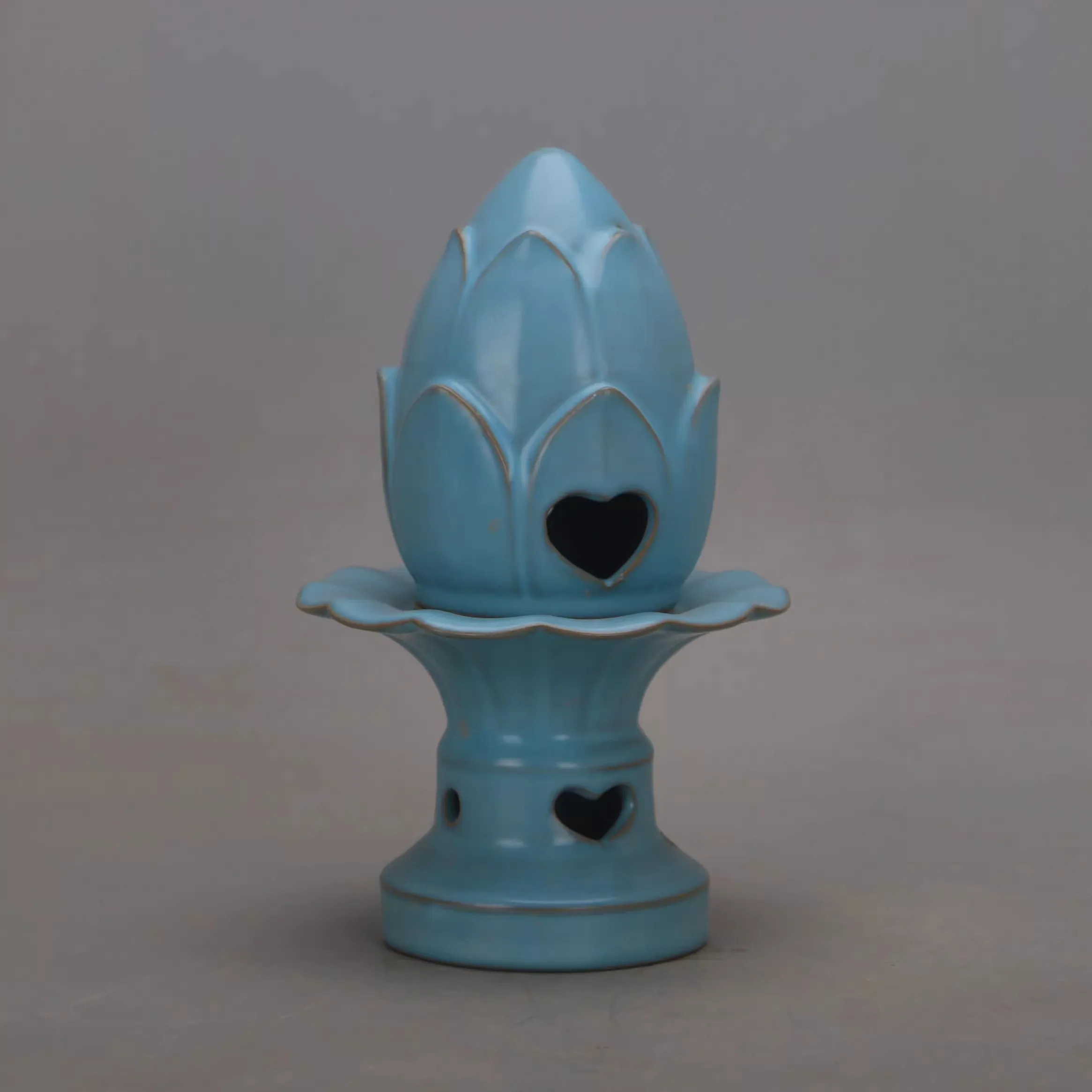Song Dynasty Ru Kiln porcelain Celadon Lattice Dragon Patterned Tripod Incense Burner