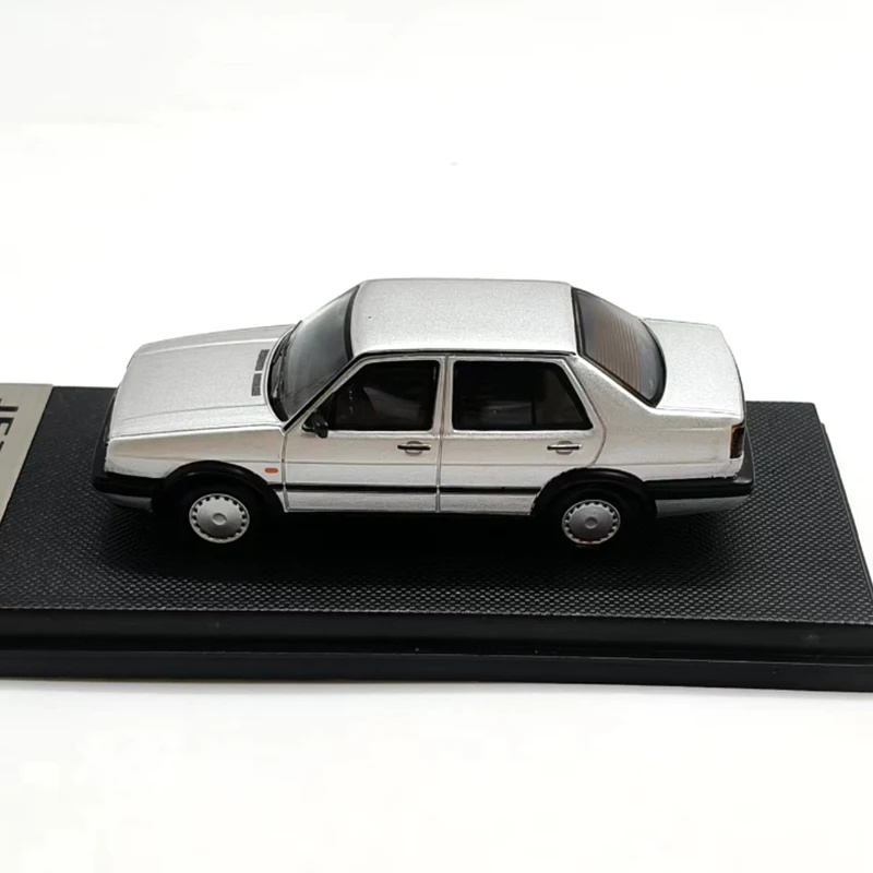 Diecast 1:64 Scale Jetta's GTรถจําลองรุ่นStaticคอลเลกชันตกแต่งวันหยุดของขวัญของเล่นคลาสสิกของที่ระลึกของขวัญ
