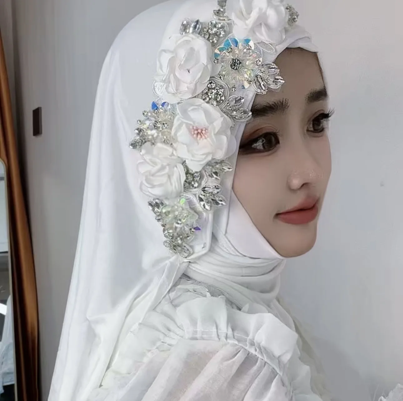 

Роскошный хиджаб с бриллиантами и цветком Амира, женский мусульманский платок, трикотажный шарф, мгновенный хиджаб, никаб, арабский платок, шаль, свадебная накидка