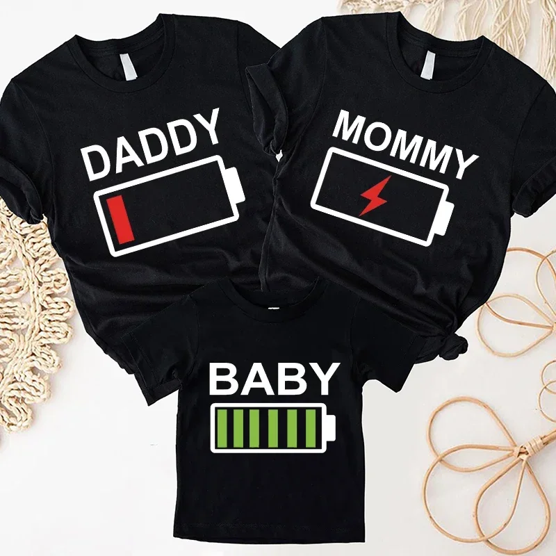 Kawaii Battery Print Daddy Mommy Daughter Son Baby Family Matching Clothes Family Dad Mom and Me Kids Baby Classic Tee Tshirts