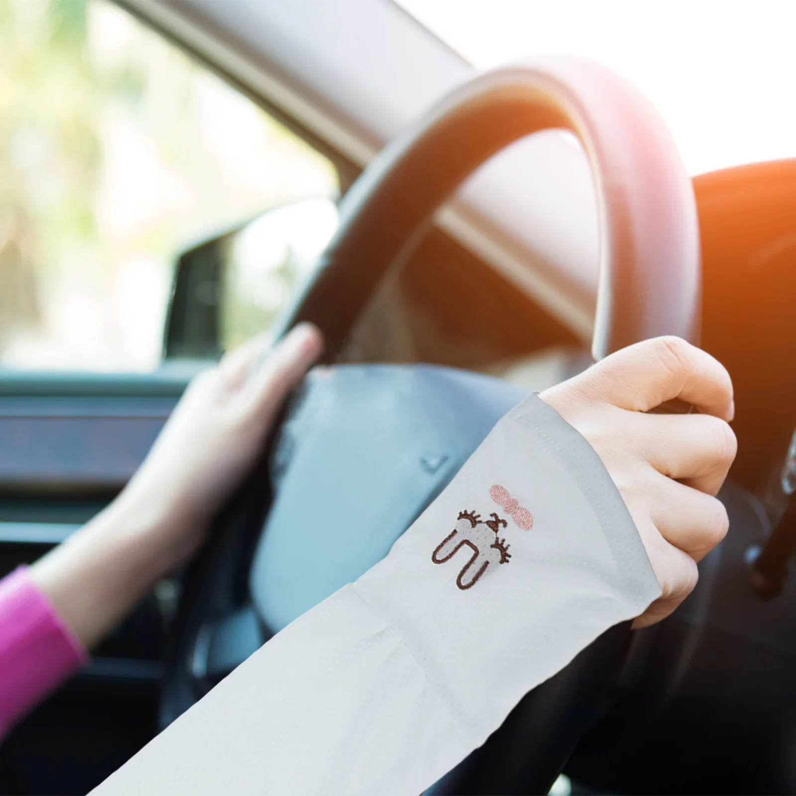 

1Pair Ice Cooling Arm Sleeves Sun-Resistant Breathable Arm Protectors Elastic for Summer Hiking Driving Sports Fitness