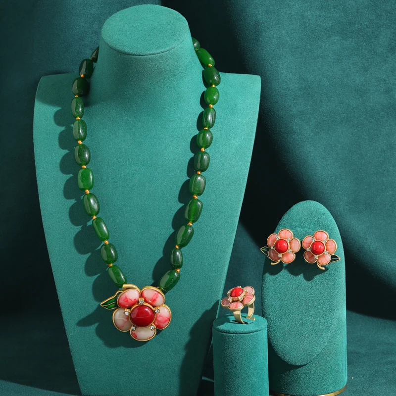 

Vintage Pink Stone Flower Jewelry Sets Glass Green Beads Pendent Necklace Stud Earrings Ring Gold Color For Woman Wedding Trends