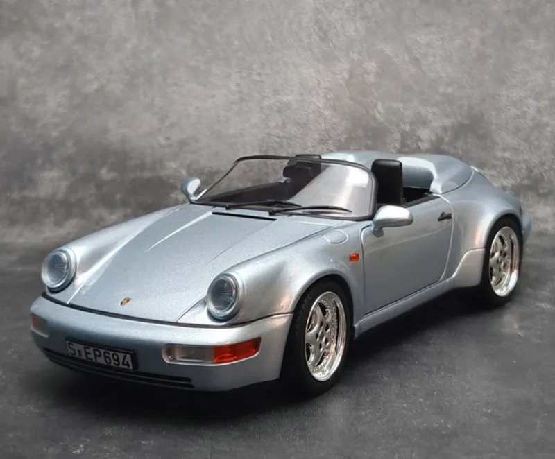 Exquisite New Arrival 1:18 Special Price Die-cast Metal German 1993 Silver Convertible Car Model Furniture Display Toys