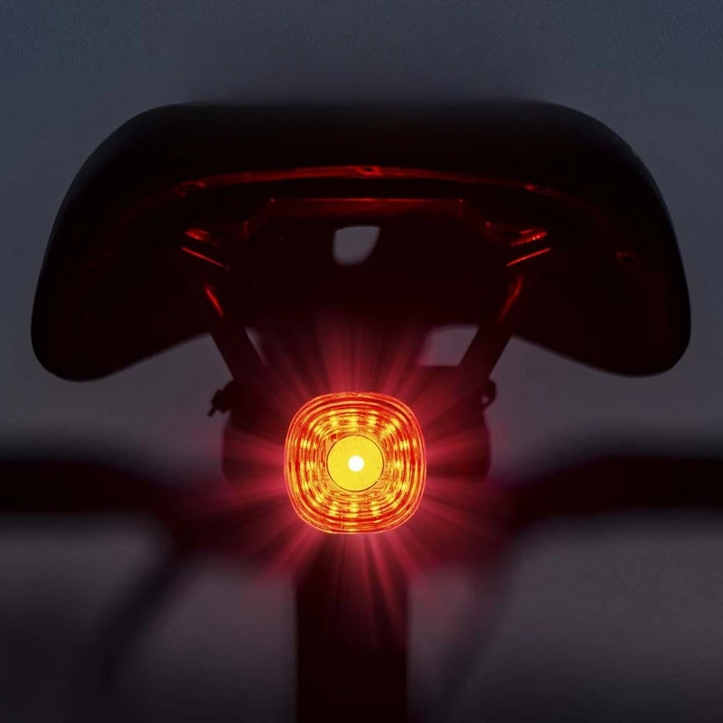 Enquêter arrière LED de sécurité pour vélo de nuit, charge USB, étanche, détection intelligente des freins, lampe flash