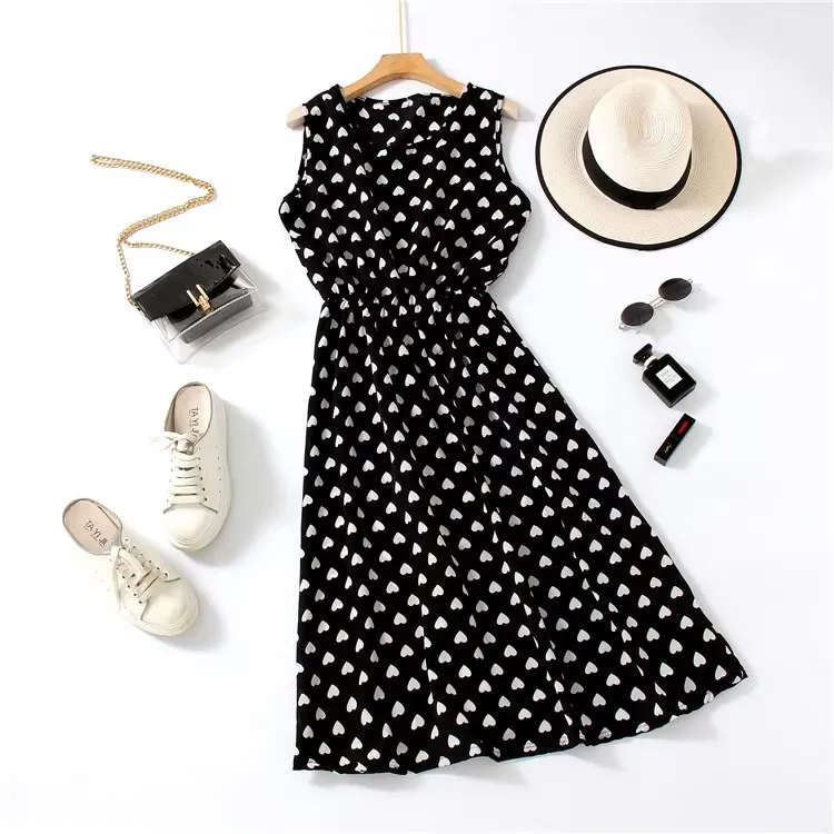 

Модное свободное платье в горошек без рукавов с круглым вырезом в стиле Mommy для женщин среднего возраста: комфортное, стройнящее