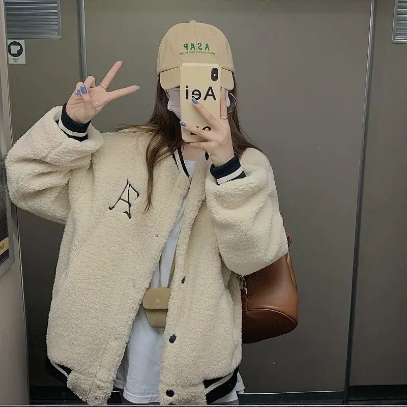 

Winter Thickened Warm Women Jackets Embroidered Letter Baseball Coat Casual Loose Lamb Wool Outerwear Single Breasted Jackets