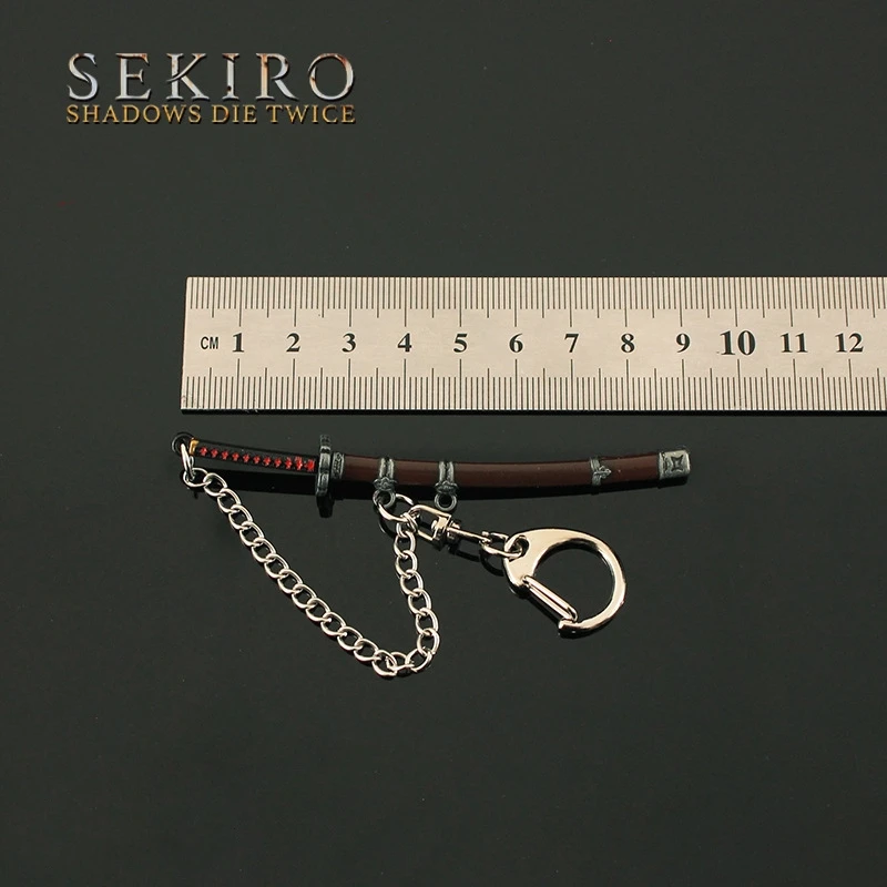 SEKIRO-Modelo de Arma de Metal de Sombras Morre, Faca de Brinquedo, Chaveiro, Katana Genichiro Espada, Periféricos de Jogo, Mini Toy, Duas Vezes, 9cm