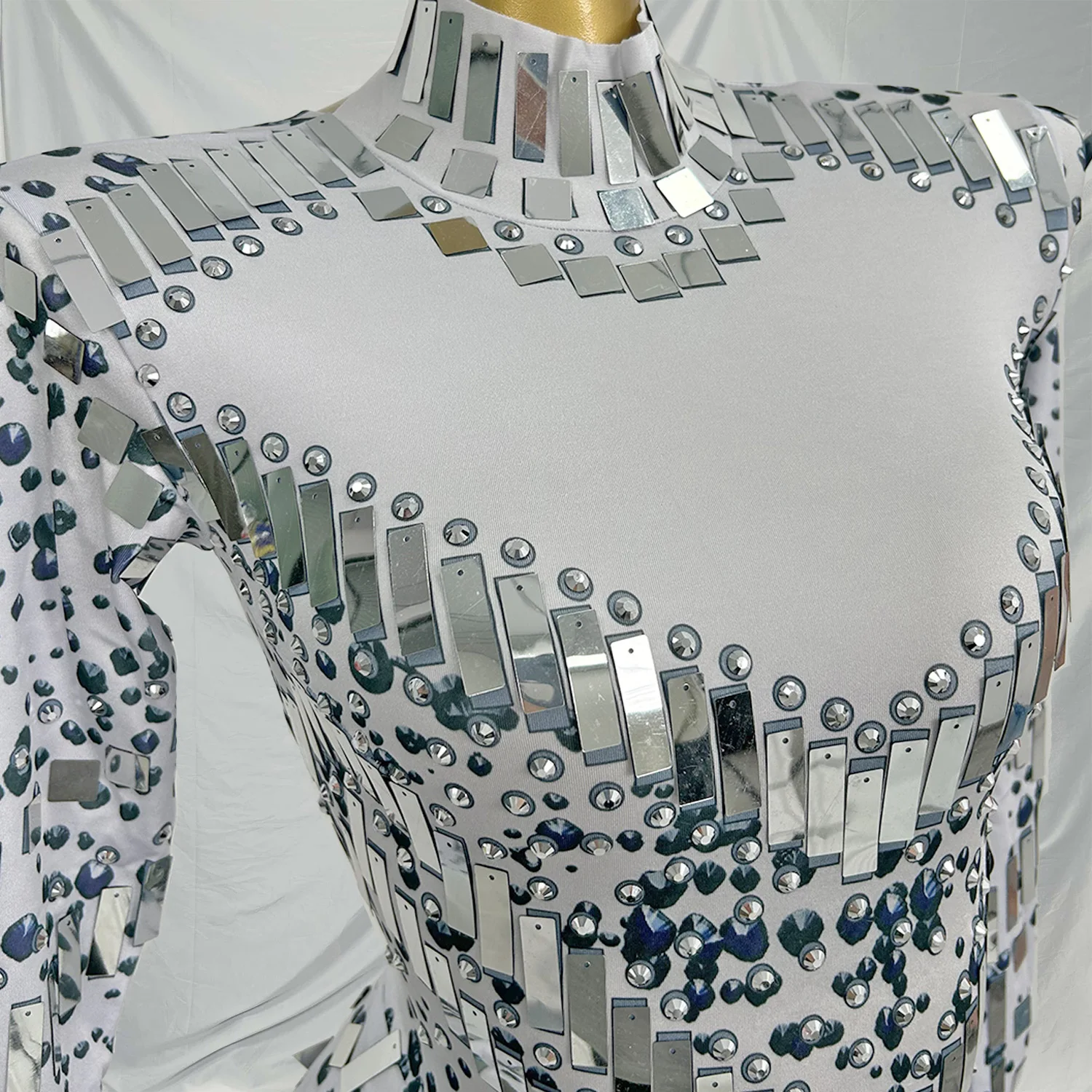 Xieshi Luxe Vrouwen Feestjurk Zilver Wilg Nagel Lens Hoge Elasticiteit Jurk Bar Stage Performance Jurk Verjaardag Prom Jassen