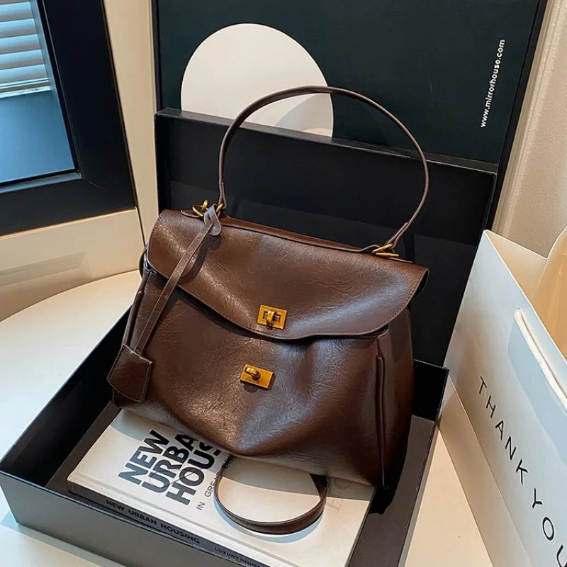 

Solid Color Fashionable Leather Backpack Bag for Business and Leisure with Vintage Look Large Capacity