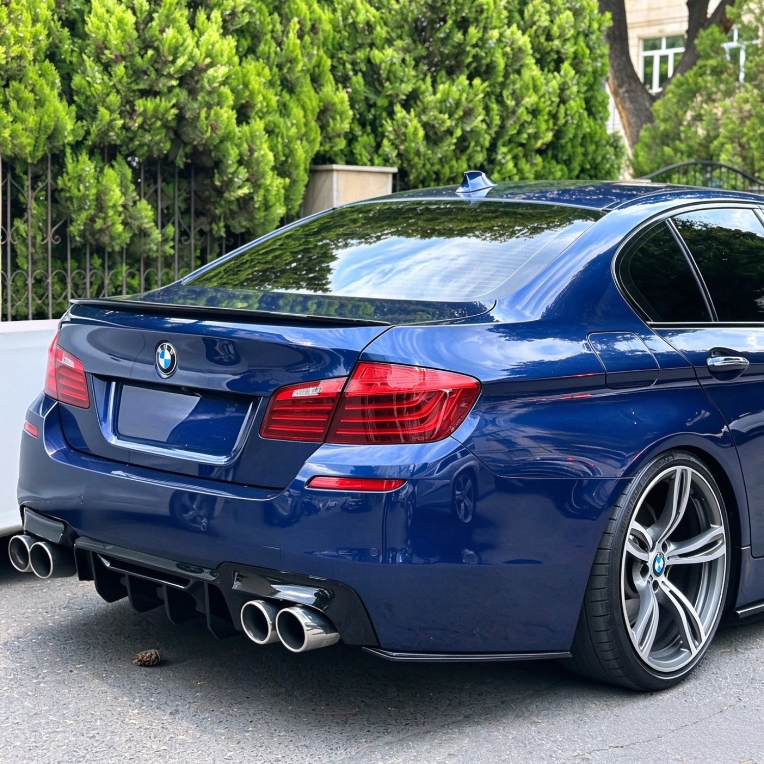 For Bmw F10 5 Series 525i 525d 530i 530d M Pack Sedan /Touring 2010-2016 Gloss Black Rear Bumper Side Splitters Tuning Bodykits