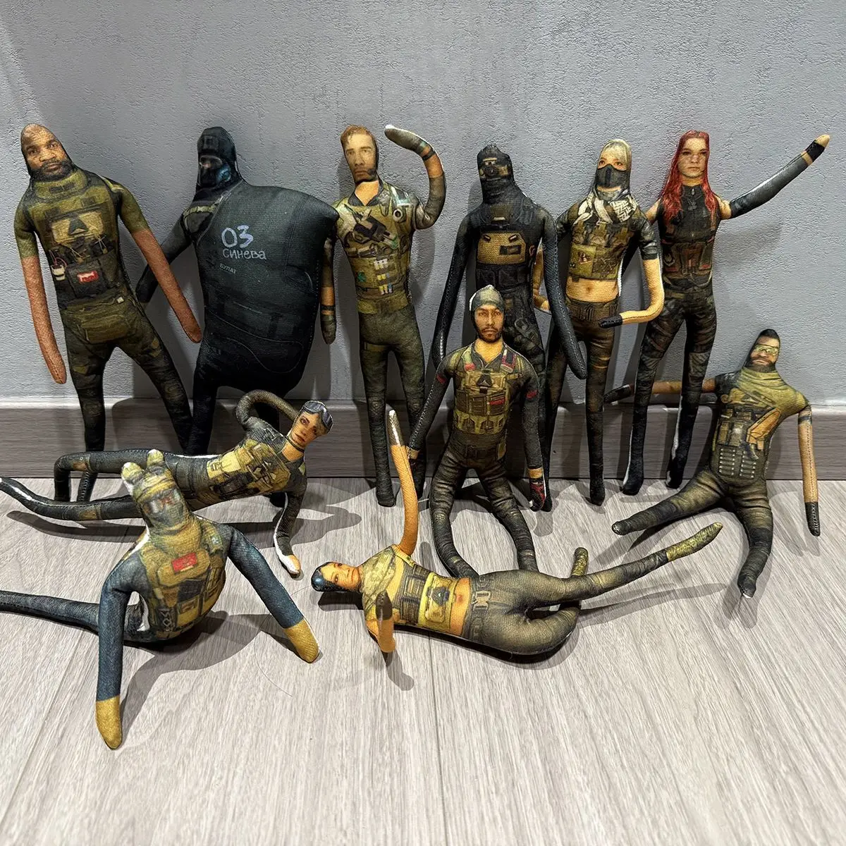 لعبة دلتا فورس هاككلو زويا بانشينكوفا تأثيري دمية مجردة الملتوية الشكل أفخم محشوة القطن الدمى غرفة الديكور