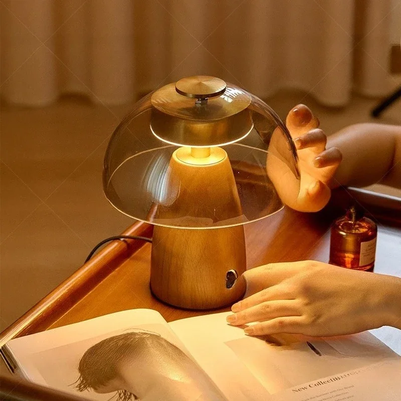 

Medieval solid wood desk lamp desktop decoration retro light luxury high-end bedroom bedside reading atmosphere night light