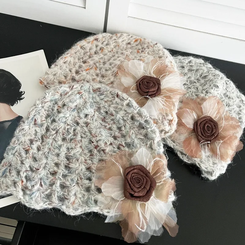 Koreanischer Stil Dreidimensionale Blumen-Strickmütze für Damen, Herbst- und Winter-Reisemütze, Mehrfarbige Skull-Beanie-Kappe – Detail 5