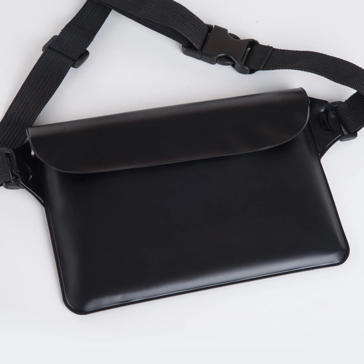 

20L Floating Waterproof Bucket Bag Outdoor Rafting Swimming Camping PVC Dry Bag Life-Saving Supplies Adjustable Strap Black