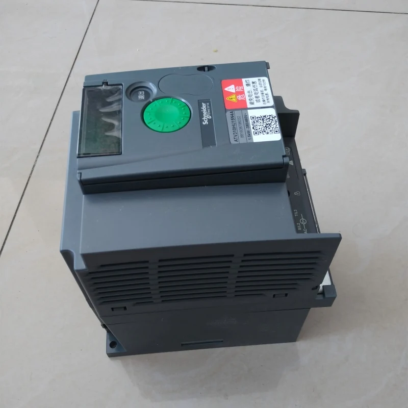 

Schneider Inverter ATV310HU30N4A ATV310HU40N4A ATV310HU55N4A