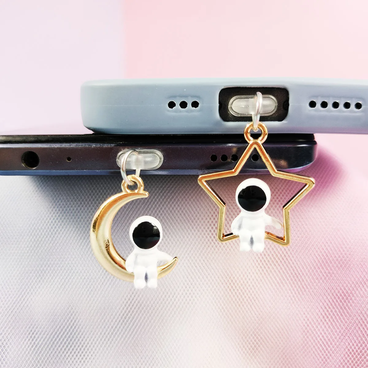 Couple Astronaut Star Moon Phone Dust Plug Pendant Accessories Suitable for iPhone for Samsung Type-C Interface Phone Decoration