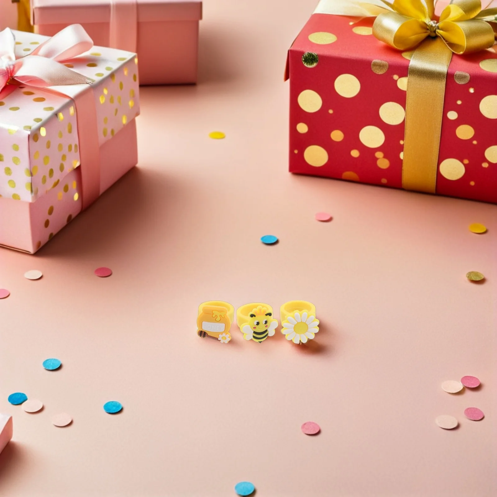 30Pcs Bee Rings for Girls Kawaii Plastic Animal Rings Birthday Party Favors Classroom Rewards Baby Shower Prizes Cute Kids
