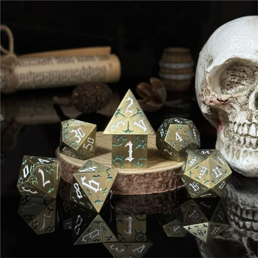 

7 штук металлических кубиков, беговая группа д-драконов и подземенов, настольная игра, твердые кубики, многогранные кубики Ктулху.