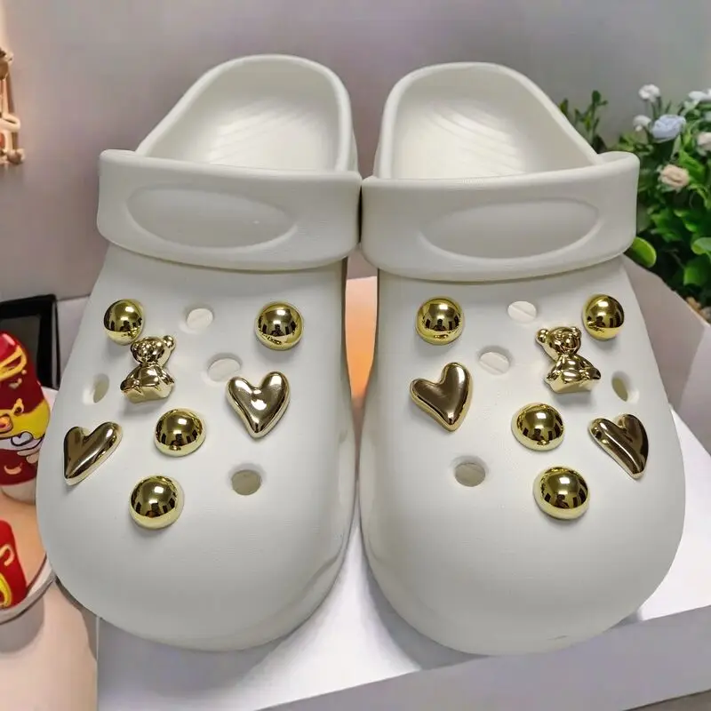 Whole Set Hot Sale DIY Hole Shoes Charms Black and white pearl bear Accessories Designer Quality Garden Shoe Decoration GirlGift