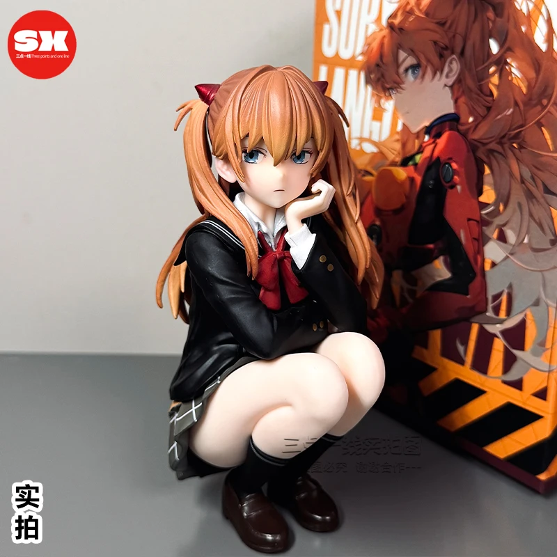 Figurka Asuki w stylu akademickim, siedząca na kolanach, dwuwymiarowa piękna dziewczyna, model animacyjny, ozdoba na biurko, prezent.